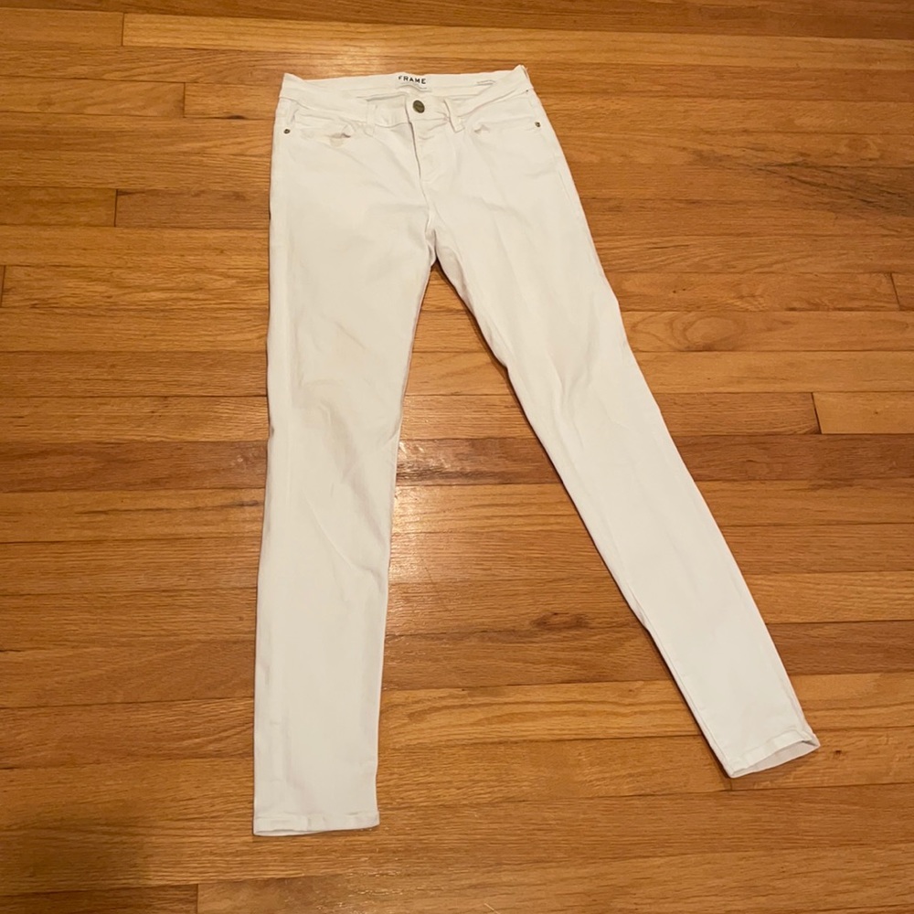 Women’s white skinny jeans